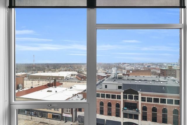 301 N Neil Street 808-809, Champaign, IL 61820