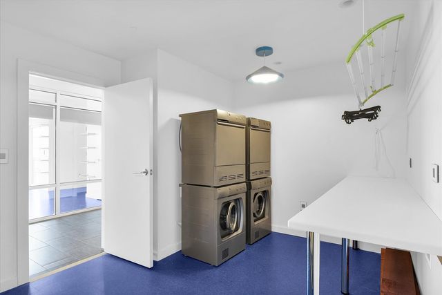 301 N Neil Street 808-809, Champaign, IL 61820