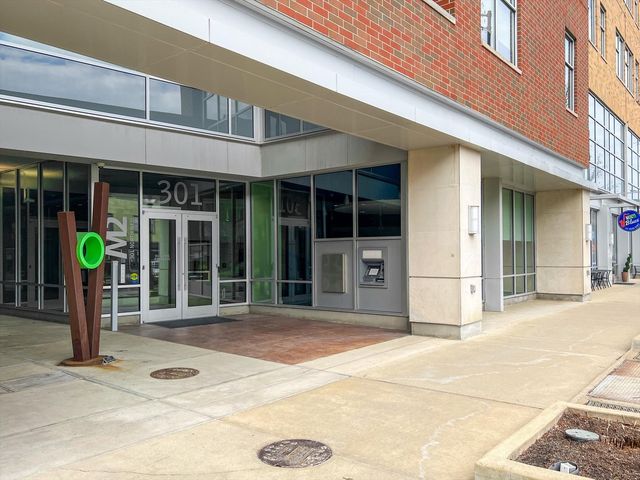 301 N Neil Street 808-809, Champaign, IL 61820