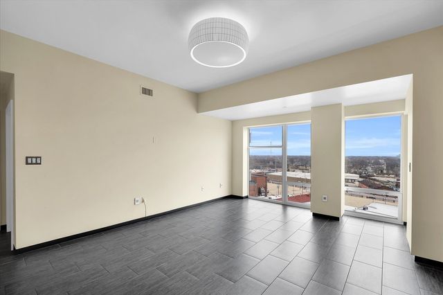 301 N Neil Street 808-809, Champaign, IL 61820