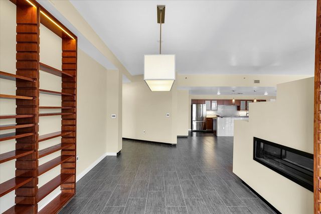 301 N Neil Street 808-809, Champaign, IL 61820