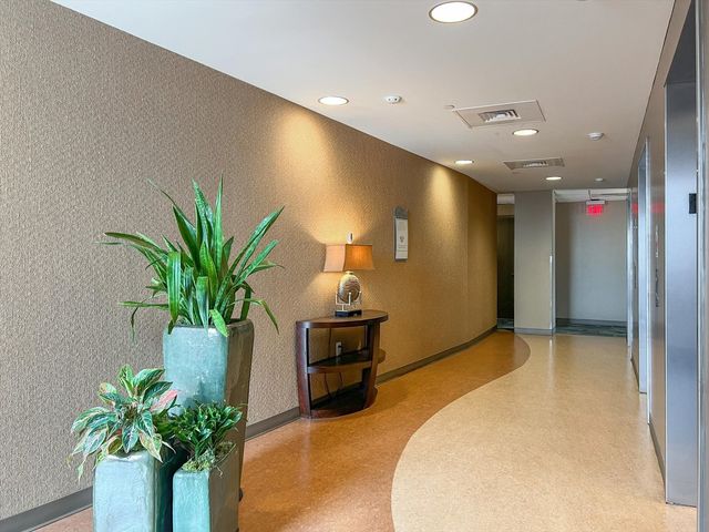 301 N Neil Street 808-809, Champaign, IL 61820