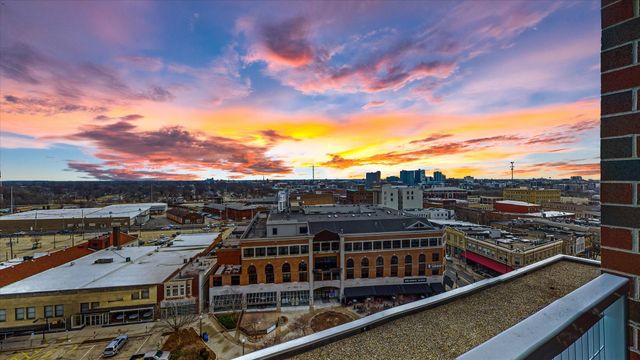 301 N Neil Street 808-809, Champaign, IL 61820