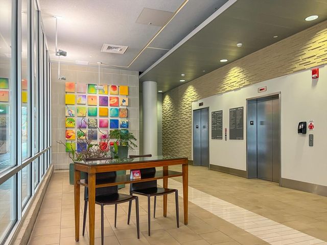 301 N Neil Street 808-809, Champaign, IL 61820