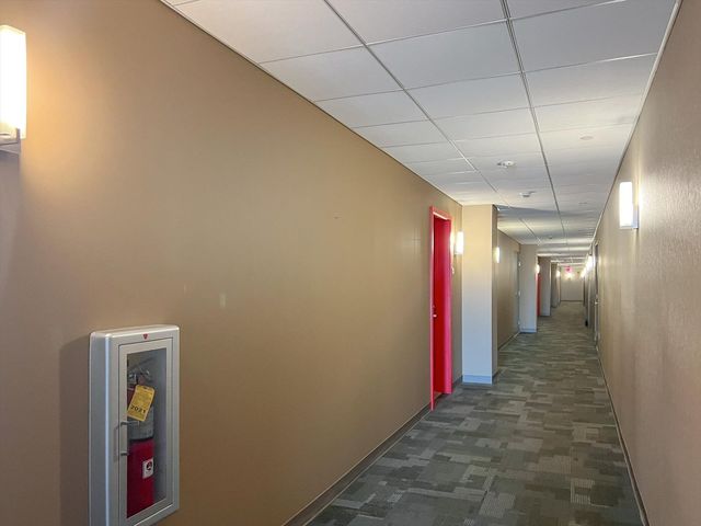 301 N Neil Street 808-809, Champaign, IL 61820