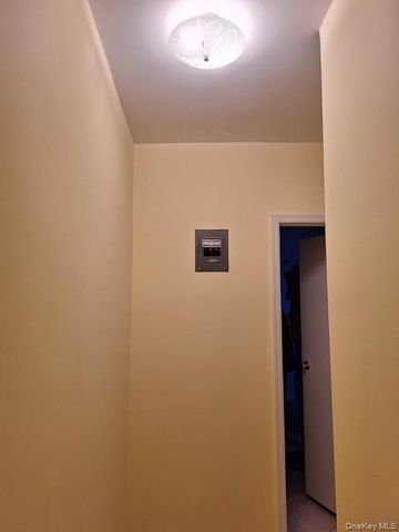 250 Central Avenue E218, Lawrence, NY 11559