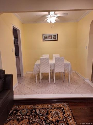 250 Central Avenue E218, Lawrence, NY 11559