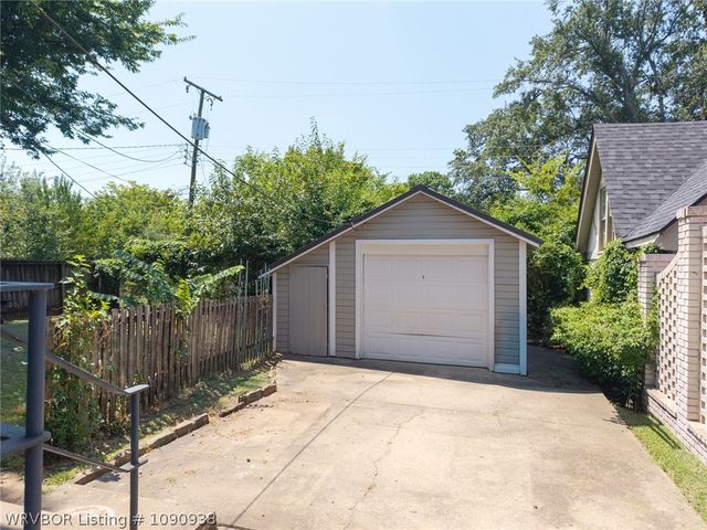1104 S 26th Street, Fort Smith, AR 72901