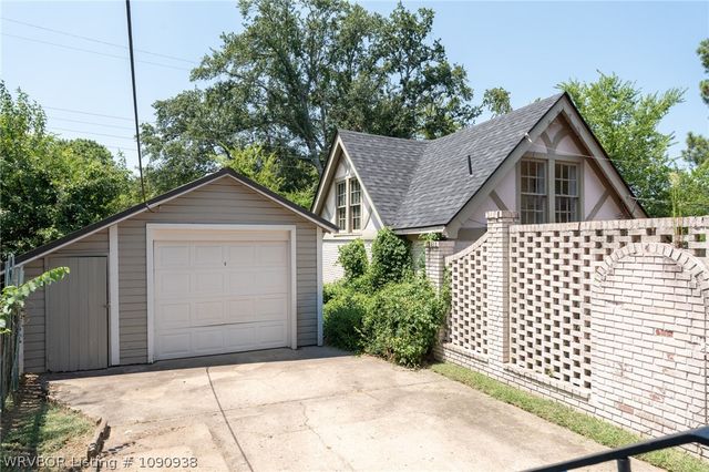 1104 S 26th Street, Fort Smith, AR 72901