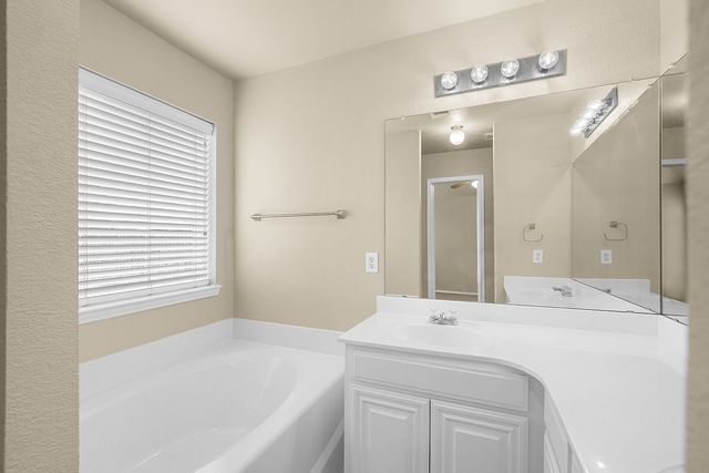 8721 Lariat Circle, Fort Worth, TX 76244