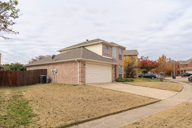 8721 Lariat Circle, Fort Worth, TX 76244
