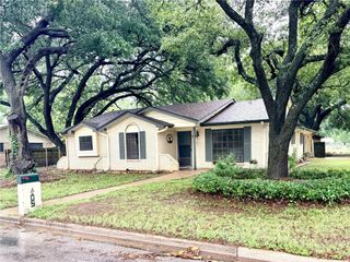 405 Rose Marie Boulevard, Hearne, TX 77859