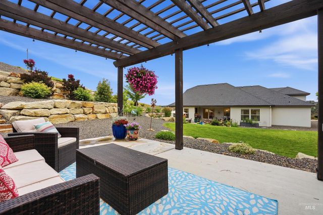 7030 Southern Vista Ct, Star, ID 83669