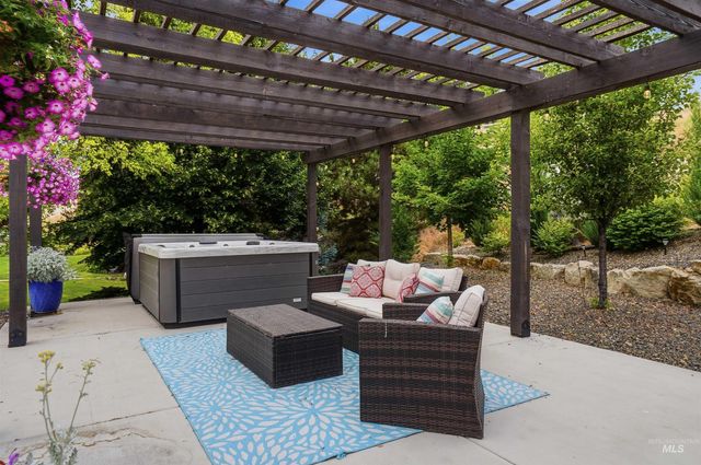 7030 Southern Vista Ct, Star, ID 83669