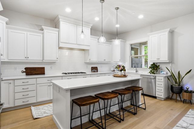 7030 Southern Vista Ct, Star, ID 83669