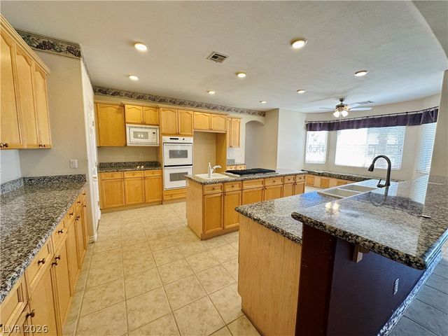 122 Cascade Lake Street, Las Vegas, NV 89148