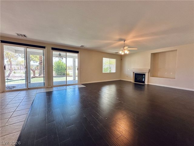 122 Cascade Lake Street, Las Vegas, NV 89148