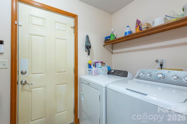 230 Blythewood Drive, Hendersonville, NC 28792