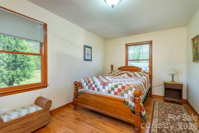 230 Blythewood Drive, Hendersonville, NC 28792