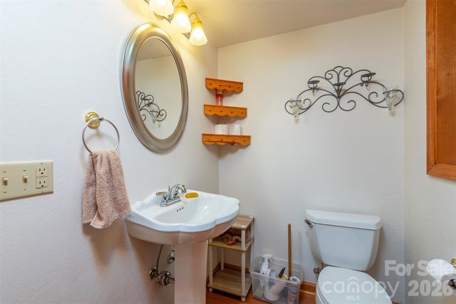 230 Blythewood Drive, Hendersonville, NC 28792