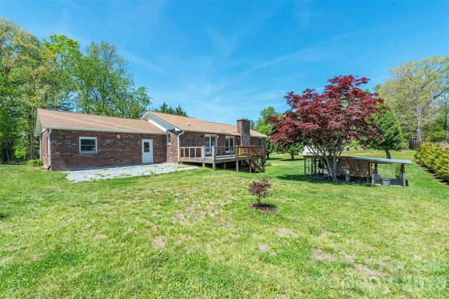 230 Blythewood Drive, Hendersonville, NC 28792
