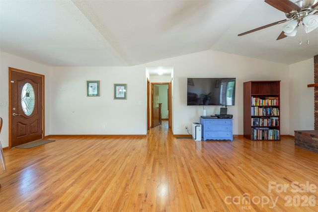 230 Blythewood Drive, Hendersonville, NC 28792