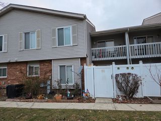 5 E Fernwood Drive, Bolingbrook, IL 60440