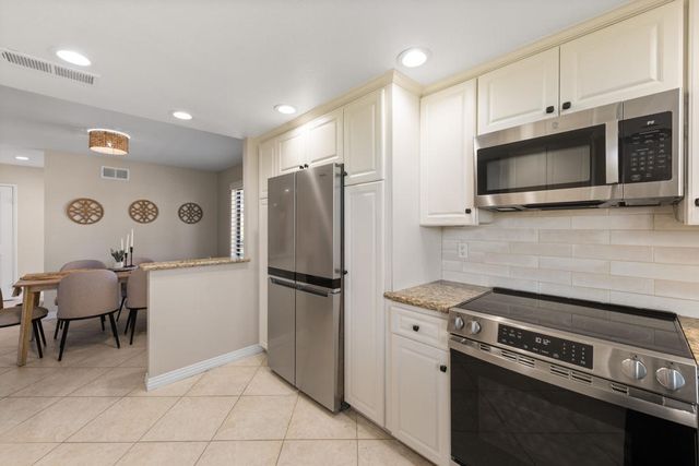 86 Sunrise Drive, Rancho Mirage, CA 92270