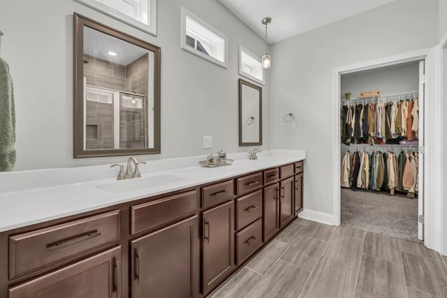 323 Crusaw Dr, Clarksville, TN 37043