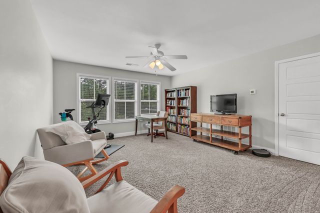 323 Crusaw Dr, Clarksville, TN 37043