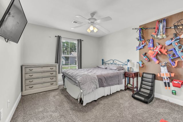 323 Crusaw Dr, Clarksville, TN 37043