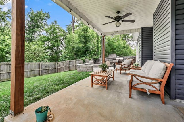 323 Crusaw Dr, Clarksville, TN 37043