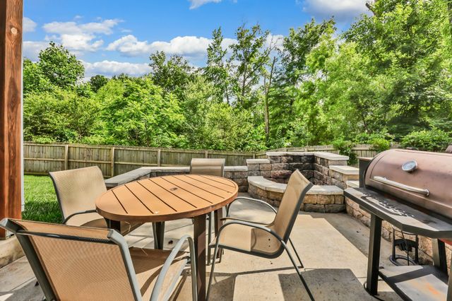 323 Crusaw Dr, Clarksville, TN 37043