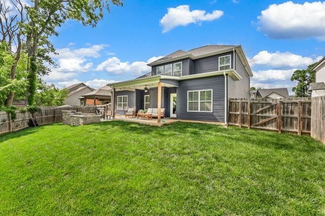 323 Crusaw Dr, Clarksville, TN 37043