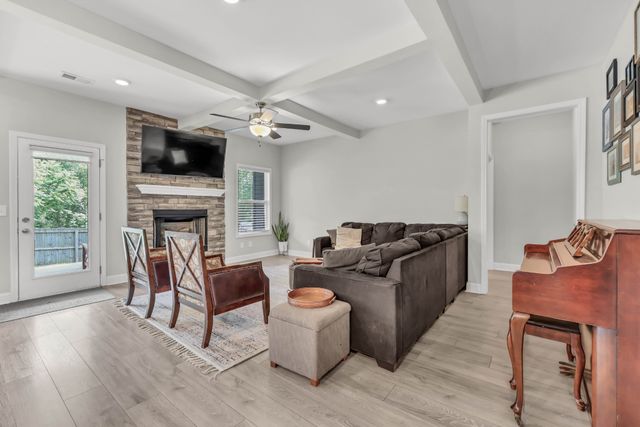 323 Crusaw Dr, Clarksville, TN 37043