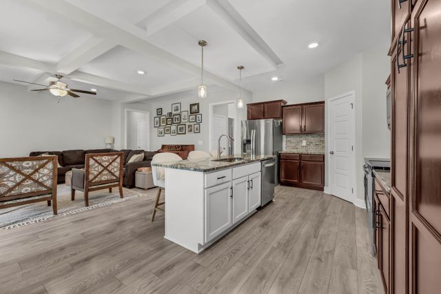 323 Crusaw Dr, Clarksville, TN 37043
