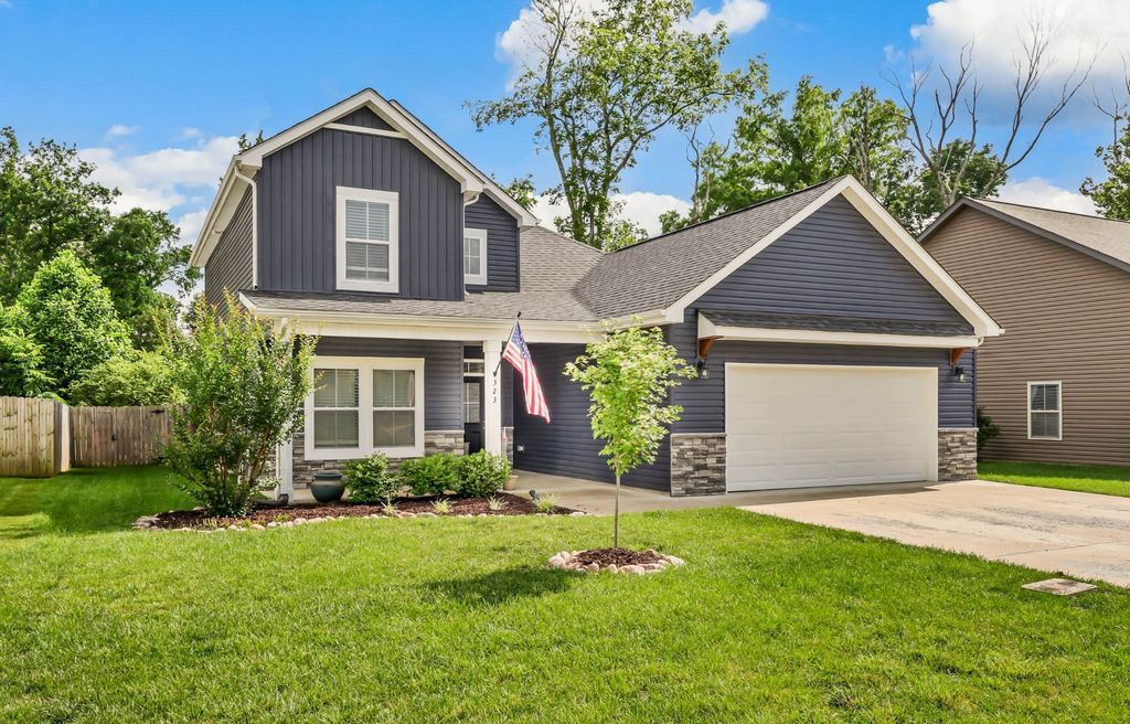 323 Crusaw Dr, Clarksville, TN 37043