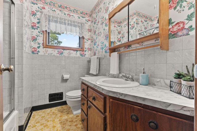 5956 Ensign Avenue N, New Hope, MN 55428