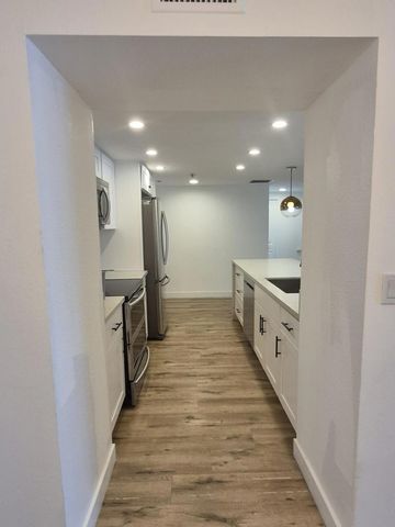 600 W 9th Street 1011, Los Angeles, CA 90015