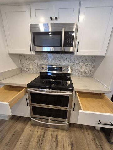 600 W 9th Street 1011, Los Angeles, CA 90015