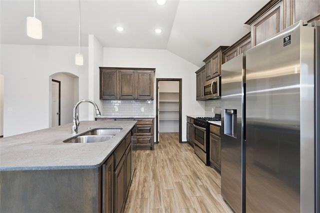 12937 NW 4th Terrace, Yukon, OK 73099