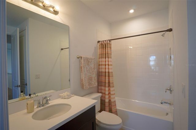 6332 LAURELCREST GLEN, Palmetto, FL 34221