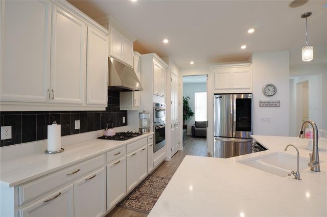 6332 LAURELCREST GLEN, Palmetto, FL 34221