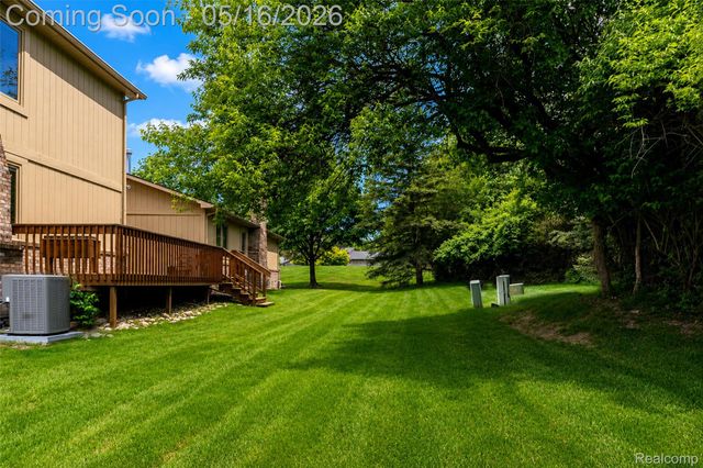 29498 Sylvan Lane, Farmington Hills, MI 48334