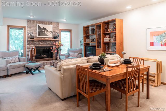 29498 Sylvan Lane, Farmington Hills, MI 48334