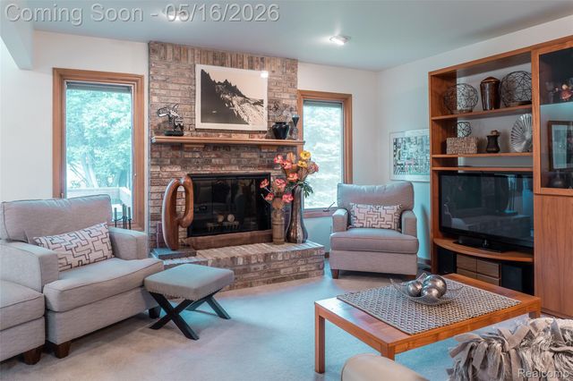29498 Sylvan Lane, Farmington Hills, MI 48334