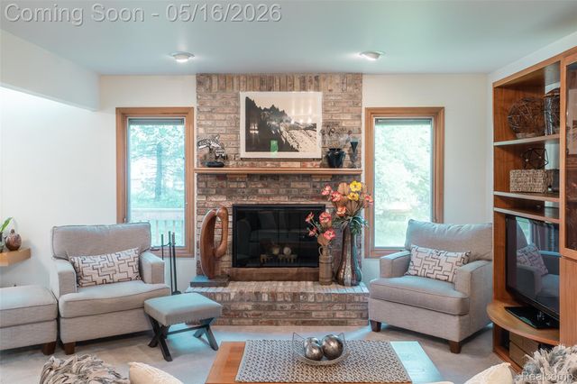 29498 Sylvan Lane, Farmington Hills, MI 48334