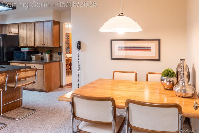 29498 Sylvan Lane, Farmington Hills, MI 48334