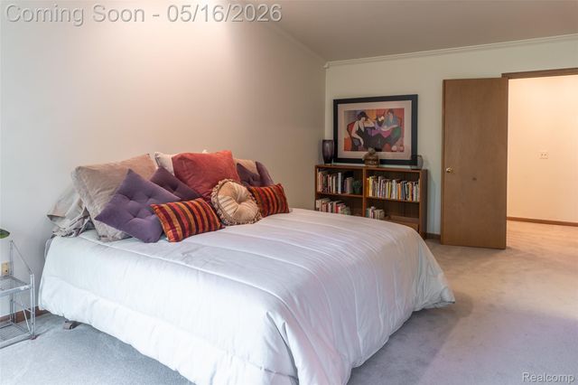 29498 Sylvan Lane, Farmington Hills, MI 48334