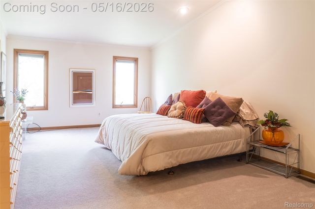 29498 Sylvan Lane, Farmington Hills, MI 48334